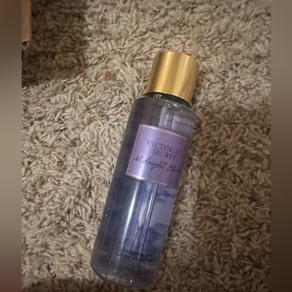 Victoria secret midnight bloom 💜✨ 🌺 beautiful - Picture 2 of 3